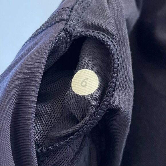 Lululemon Stuff your Bra Striped Navy White Padded Tank Top Crisscross Back 6 - Picture 7 of 8